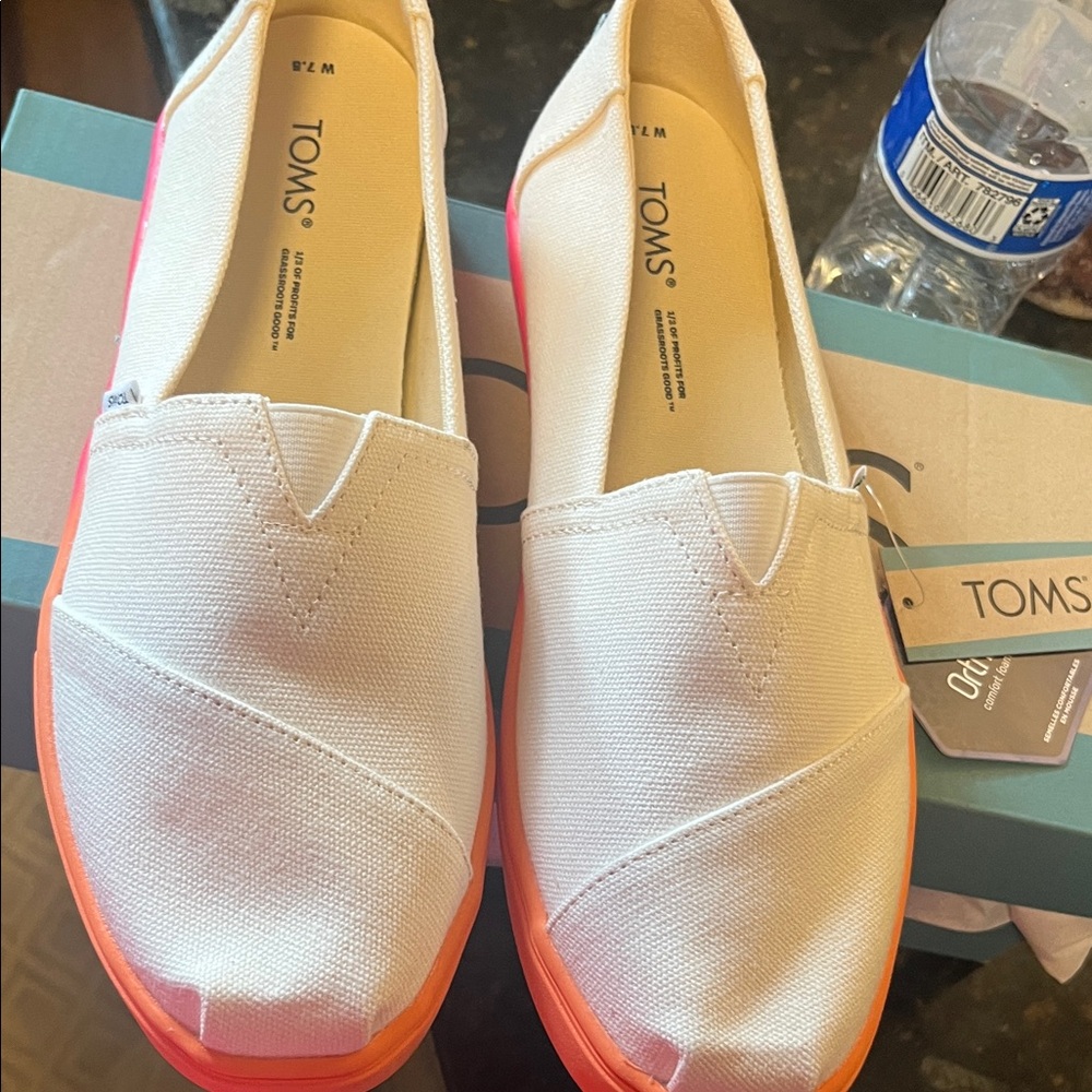 TOMS Women's Canvas Flats in White and Orange